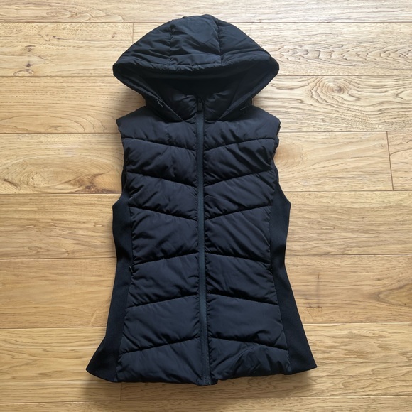 Zara Jackets & Blazers - Zara Black Fitted Hooded Puffer Vest